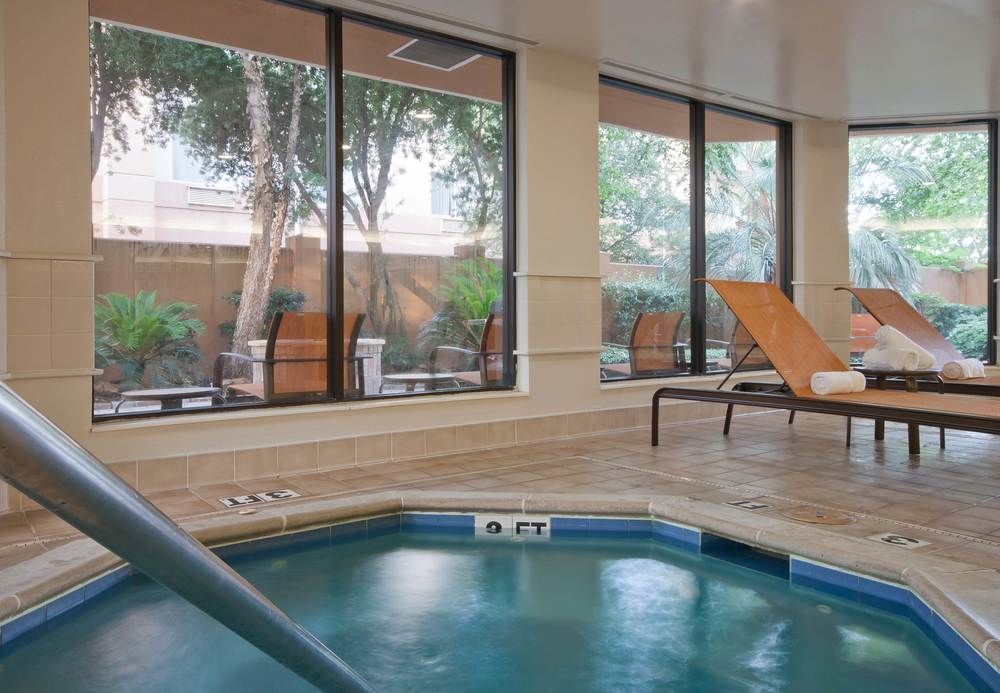 Courtyard Beaumont Exterior foto