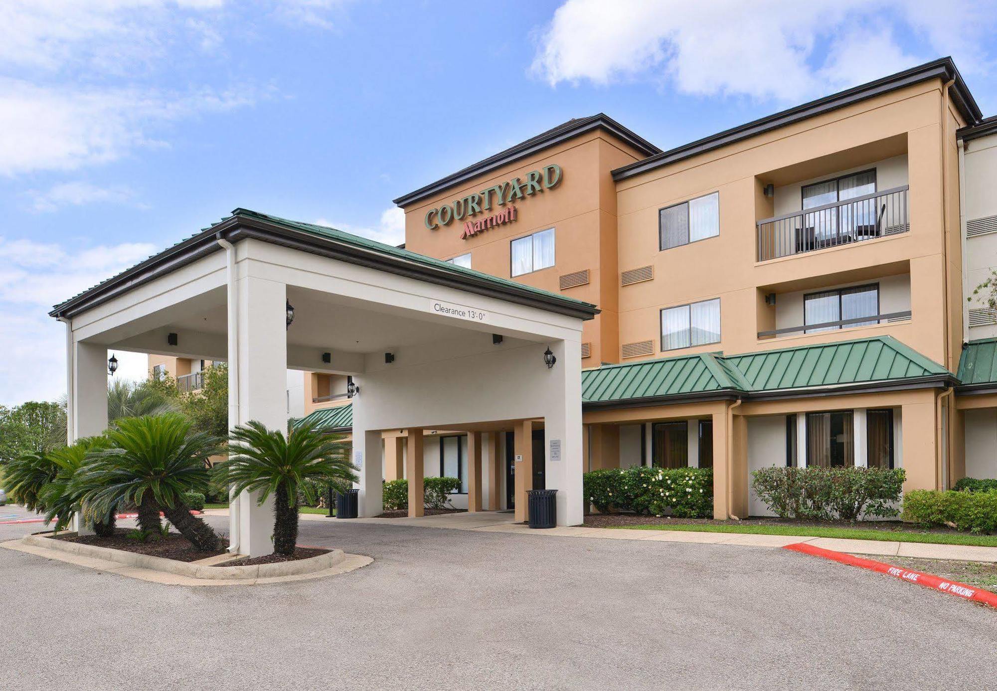 Courtyard Beaumont Exterior foto